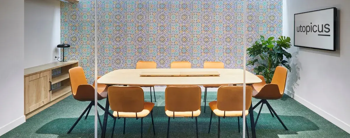 Meeting table in Utopicus Diagonal